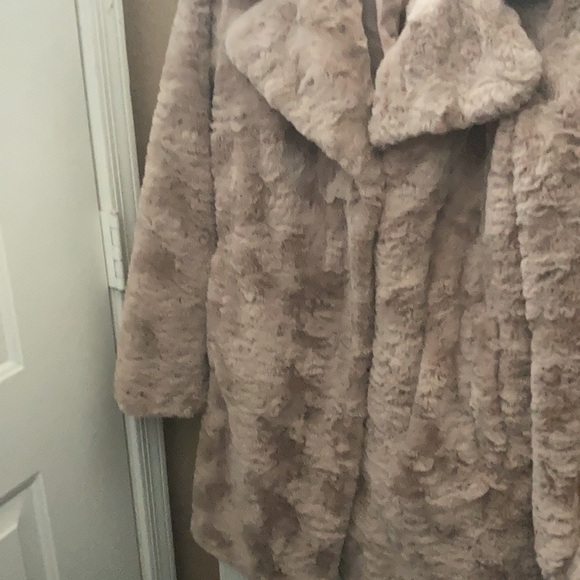 FINAL MARKDOWN Kenneth Cole faux fur coat xl - Picture 2 of 7